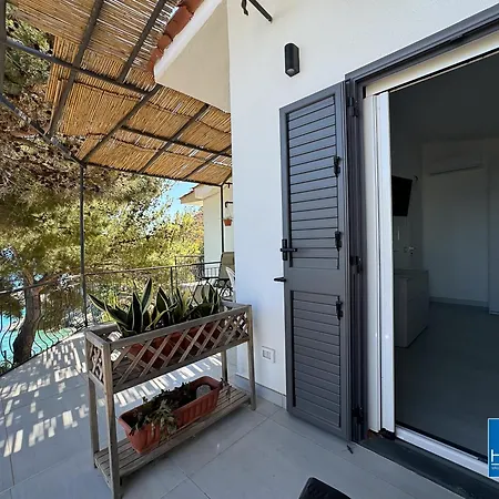 Caminia - Secret Oasis